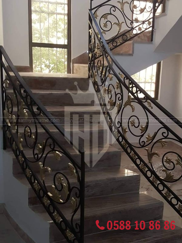 Cầu thang sắt mỹ thuật hiện đại với thiết kế đơn giản