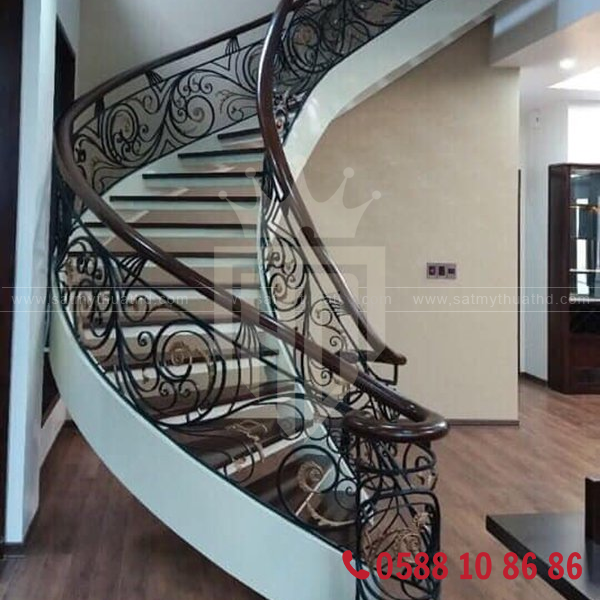 Cầu thang sắt mỹ thuật biệt thự sang trọng, đẳng cấp