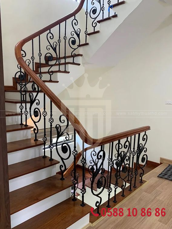 Cầu thang sắt nghệ thuật biệt thự, phù hợp không gian sang trọng