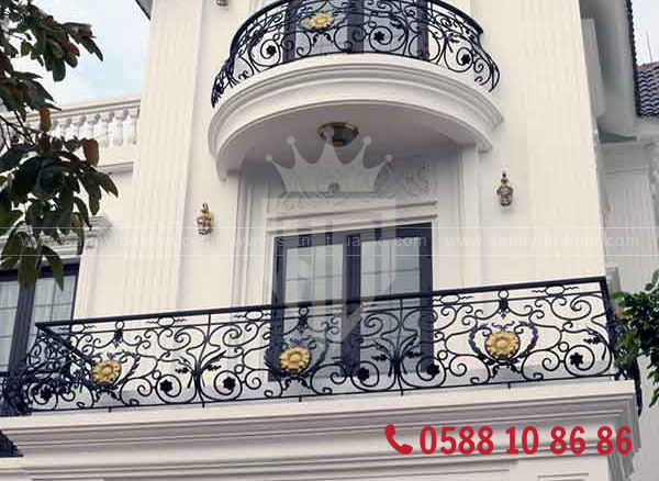 Lan can cầu thang sắt tân cổ điển với họa tiết tinh tế