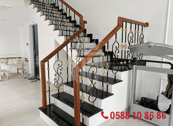 Cầu thang sắt mỹ thuật biệt thự với thiết kế sang trọng