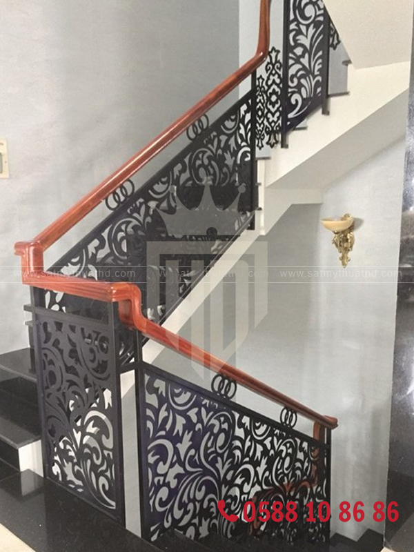 Họa tiết hoa văn cầu thang sắt mỹ thuật cắt CNC chính xác
