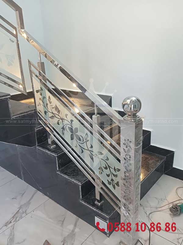 Cầu thang inox hiện đại, tối giản
