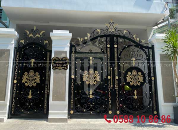 Bông gang cửa sắt trang trí nhà phố