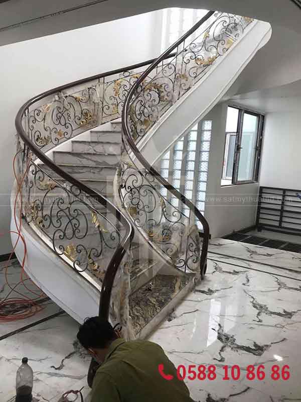 Cầu thang sắt mỹ thuật thi công chuyên nghiệp
