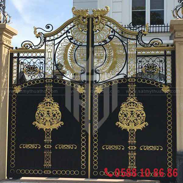Mẫu cổng sắt CNC 2 cánh hoa văn cổ điển