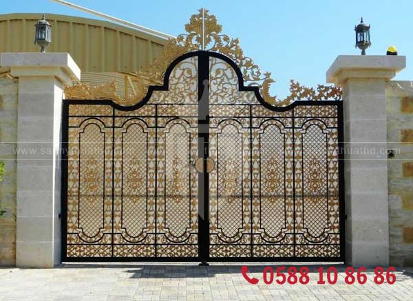Cửa sắt hiện đại cho nhà phố