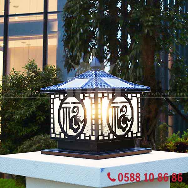 Đèn trụ cổng sắt mỹ thuật với ánh sáng LED tiết kiệm điện