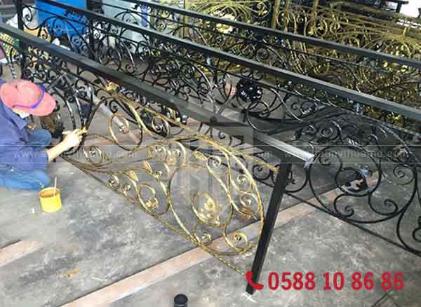 Gia công hoa văn sắt mỹ thuật tại xưởng