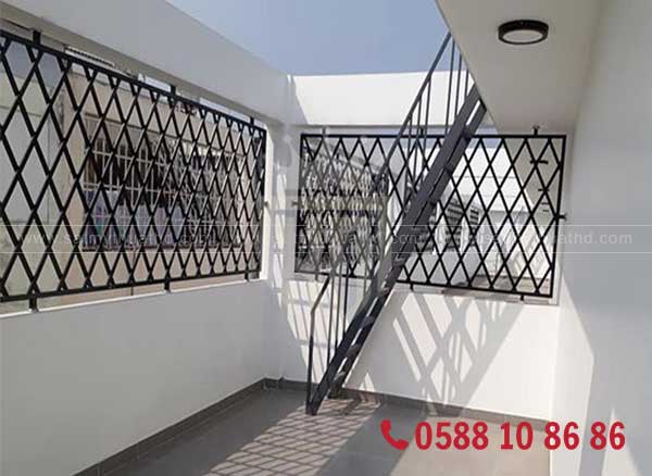 Khung mái che sắt bảo vệ tầng thượng mùa mưa nắng