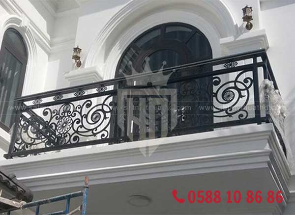 Lan can sắt CNC hiện đại