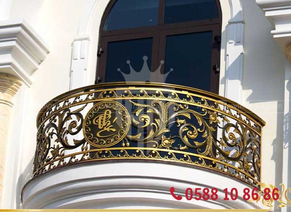  Lan can sắt cong cắt CNC tinh tế
