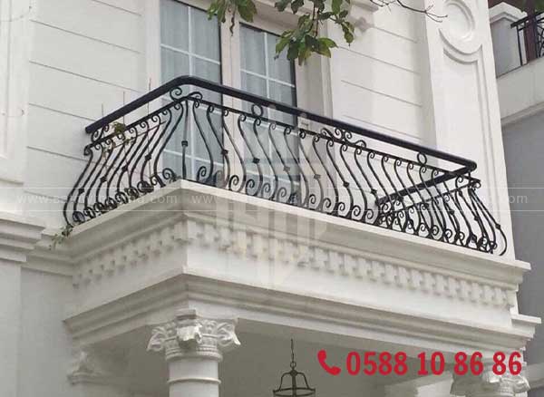 Lan can sắt cong đẹp cho ban công nhà phố