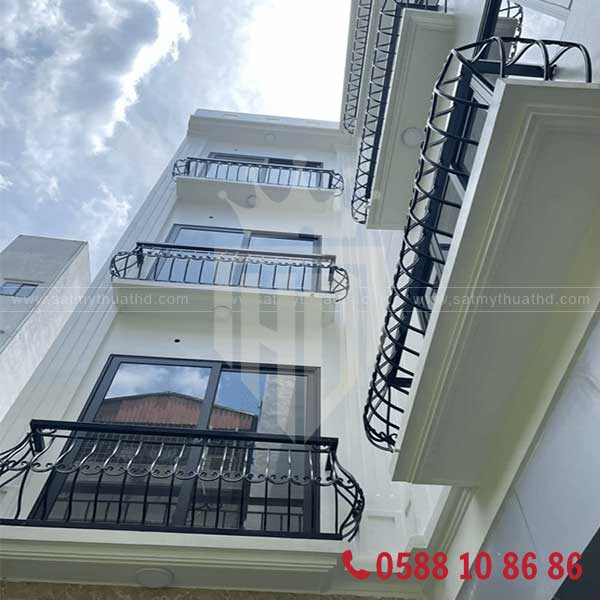 Lan can sắt mỹ thuật ban công nhà hàng