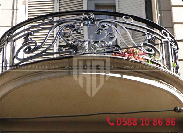 Lan can sắt mỹ thuật cho ban công