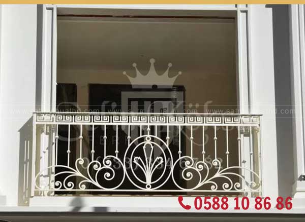 Lan can sắt nghệ thuật ban công