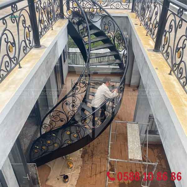 Gia cố cầu thang bị rung