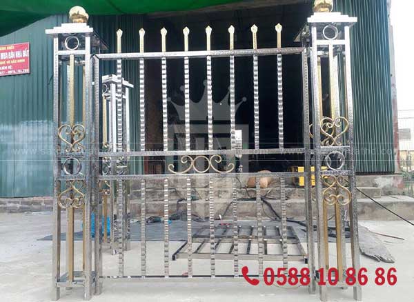 Trụ cổng sắt hộp đơn giản
