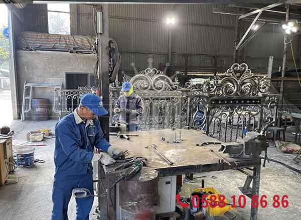 Xưởng sản xuất cửa sắt