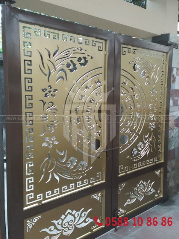Cổng sắt nghệ thuật màu vàng đồng