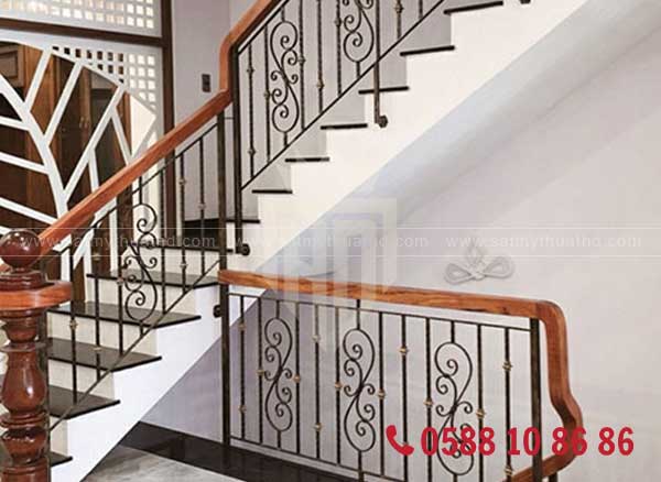 Mẫu lan can cổ điển tay vịn gỗ gụ