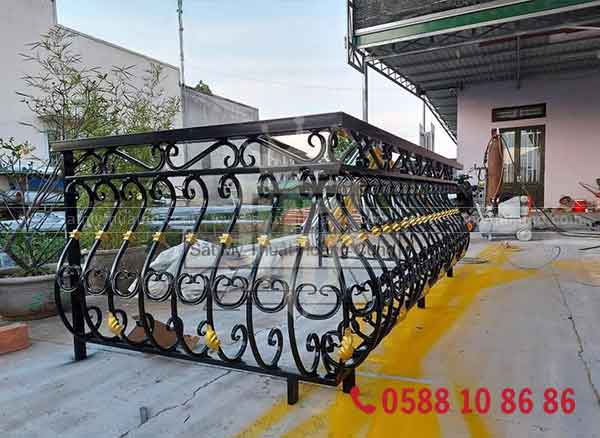 Thi công lan can sắt cổ điển tại công trình nhà phố