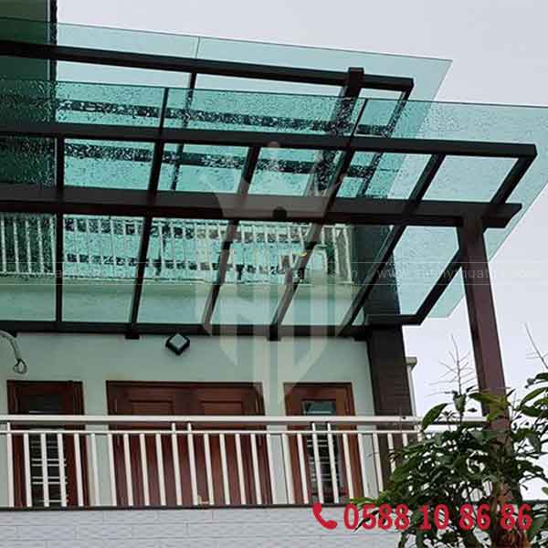 Hệ khung sắt mái kính cường lực ngoài trời