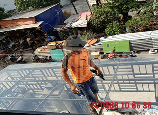  Bảo trì mái kính khung inox định kỳ
