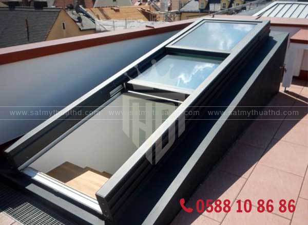 Giếng trời mái kính dán an toàn