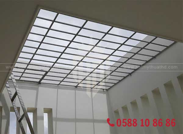 Khung xương thép mái kính giếng trời