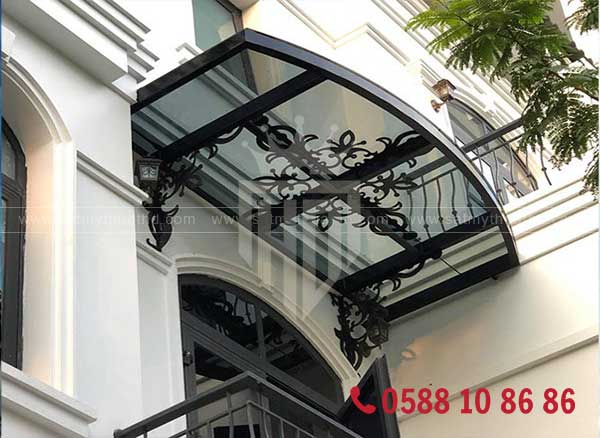 Mái kính cường lực cho nhà phố