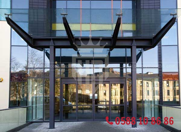 Mái kính dùng cột chống khung sắt