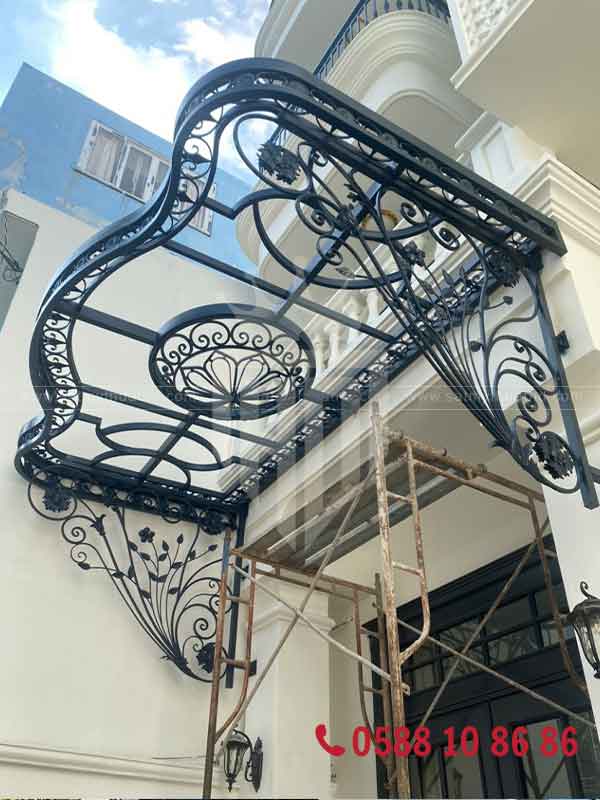  Mái kính khung sắt mỹ thuật hoa văn nghệ thuật