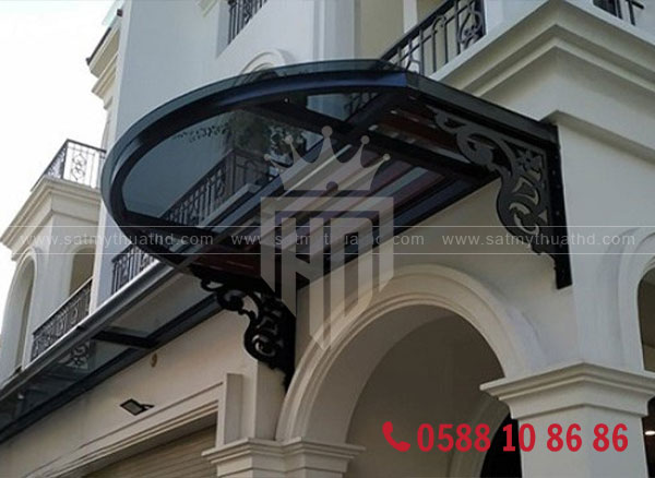 Mái kính màu xám khói cho nhà phố