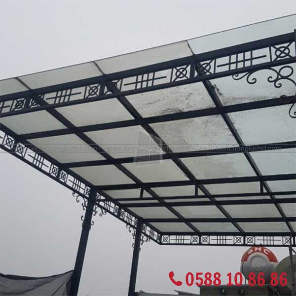 Mái kính xám khói bền đẹp