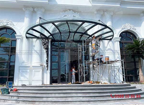 Mái kính xám khói cho quán cafe