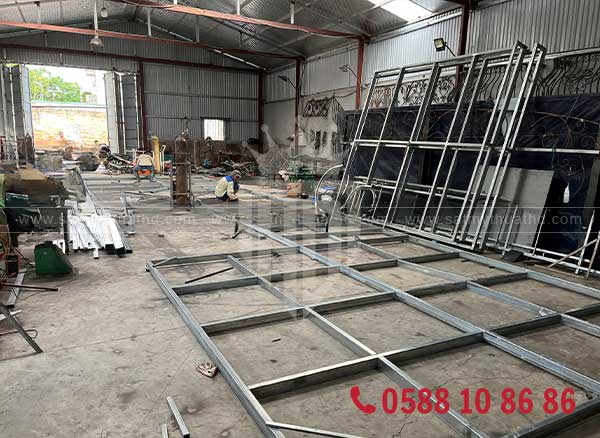 Quy trình lắp đặt mái kính khung inox chuyên nghiệp
