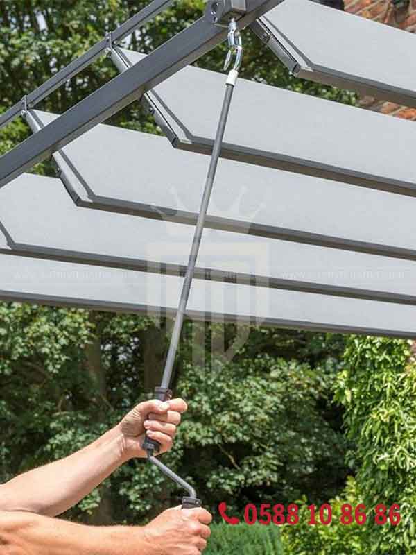  Rèm kéo mái kính thủ công sử dụng dây kéo