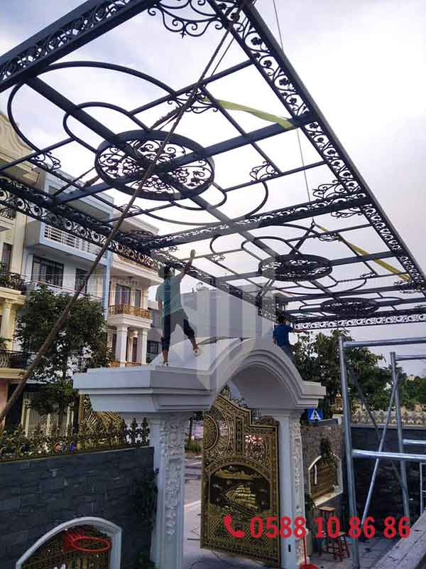 Thi công mái kính dán an toàn