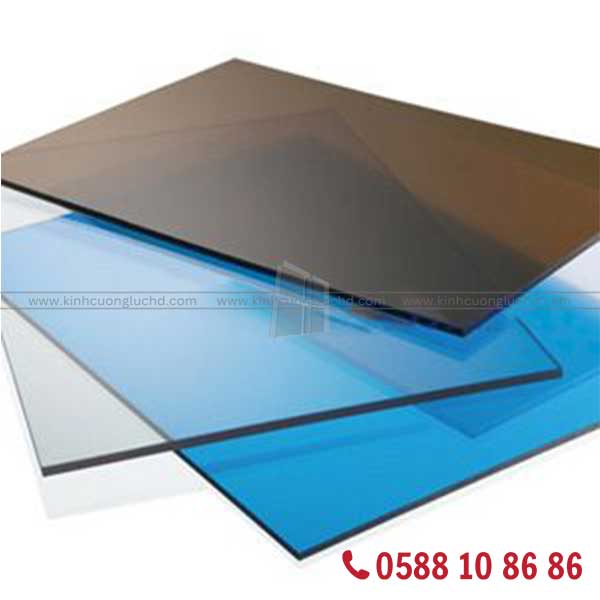 Vật liệu kính và polycarbonate cho mái kính