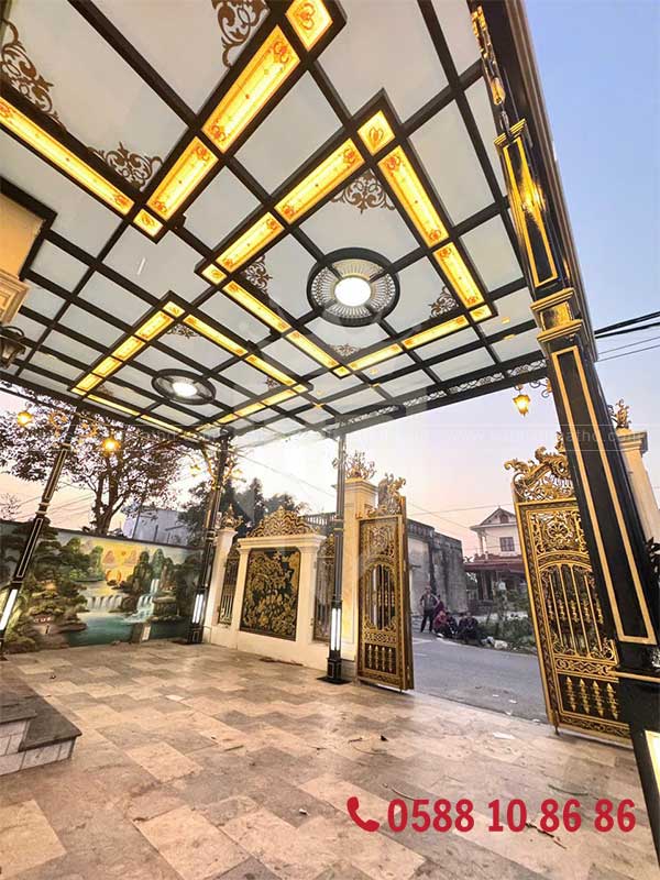 Mái kính sảnh có đèn