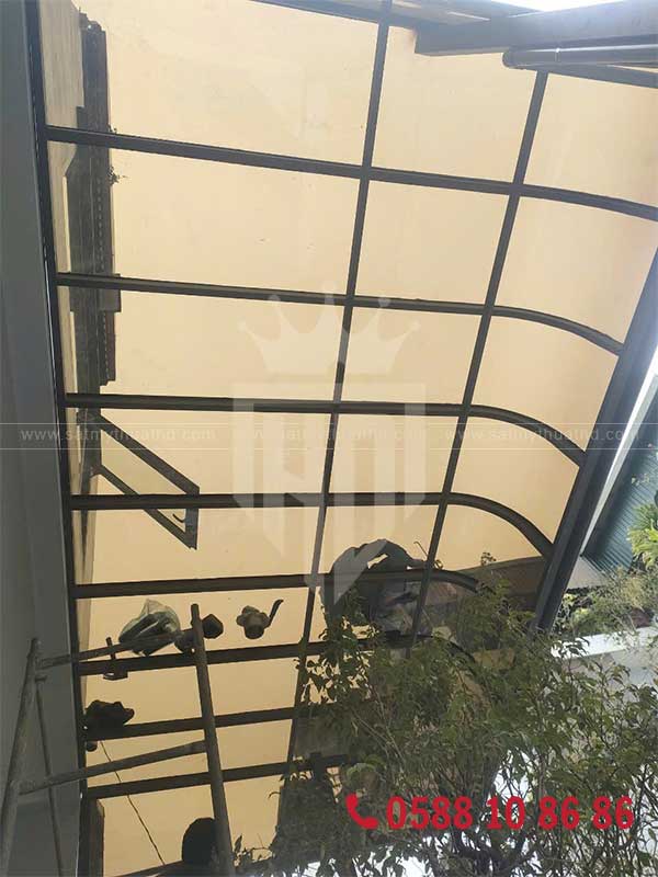 Mái kính che sân thượng làm vườn rau sạch

