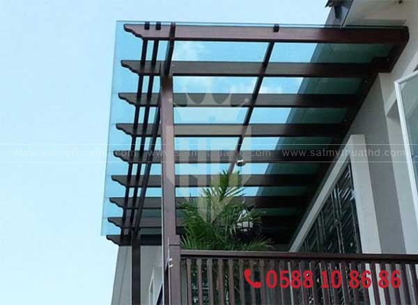 Báo giá mái hiên kính cường lực nhà phố

