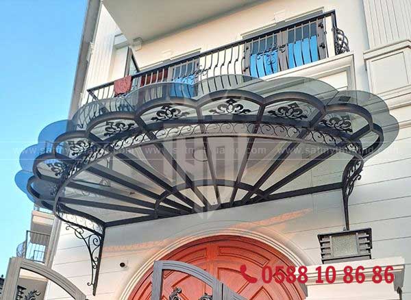 Mái kính sảnh lượn sóng mềm mại cho kiến trúc nhà phố
