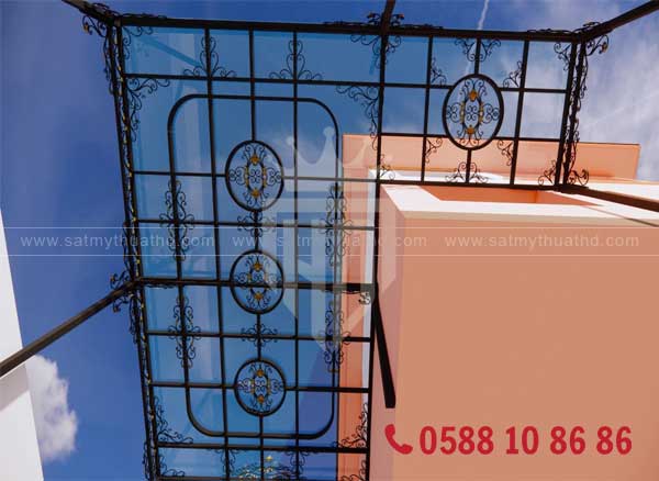 Mái kính sảnh lợp ngói, phong cách truyền thống và hiện đại
