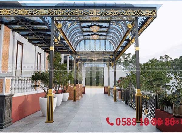 Mái kính vòm trang trí sân vườn